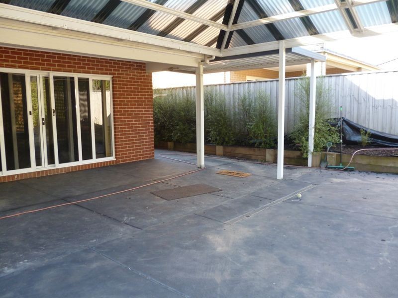 5 Sunhill Way, Berwick VIC 3806