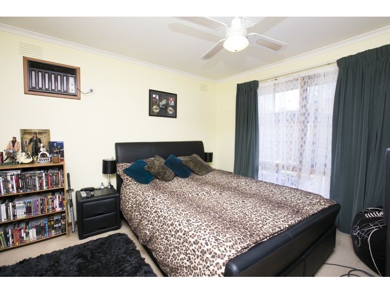 59 Lamont Crescent, Cranbourne VIC 3977