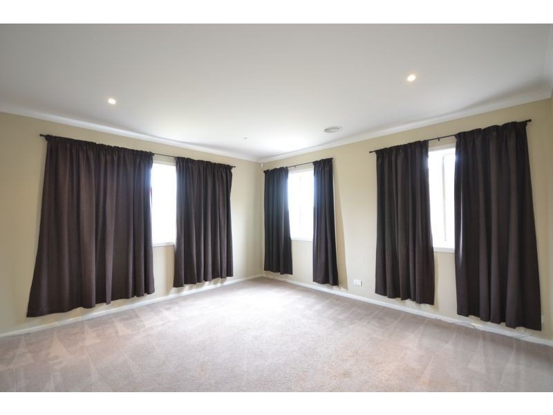 62 Pepperbush Circuit, Cranbourne VIC 3977