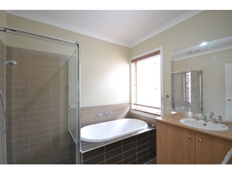 62 Pepperbush Circuit, Cranbourne VIC 3977