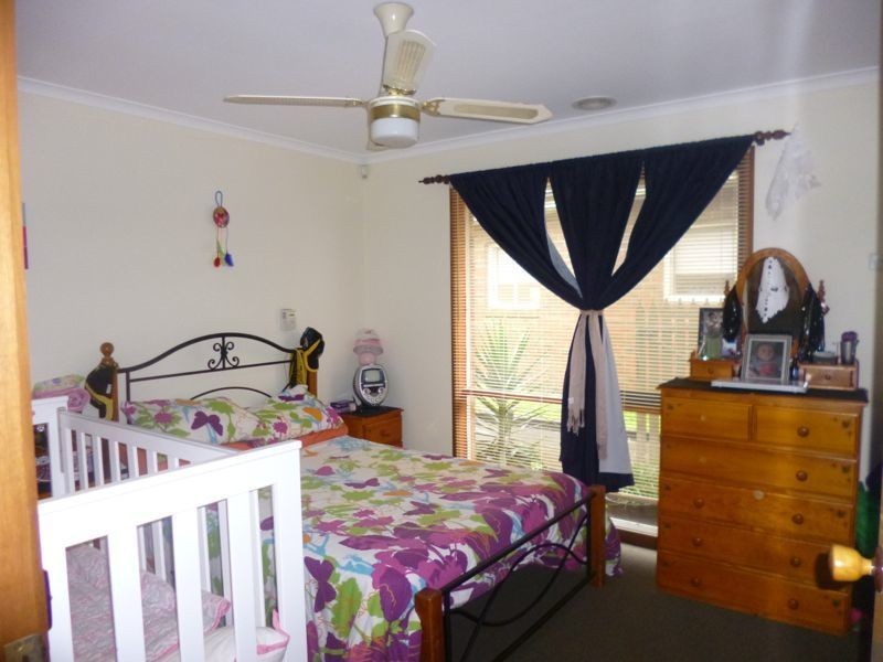 10 Hunter Court, Cranbourne North VIC 3977