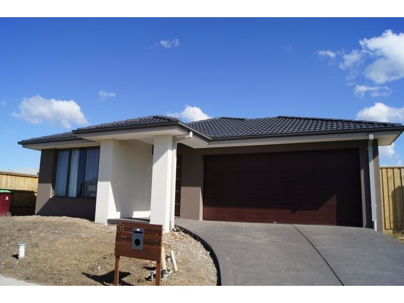 53 Mickleham Drive, Cranbourne VIC 3977