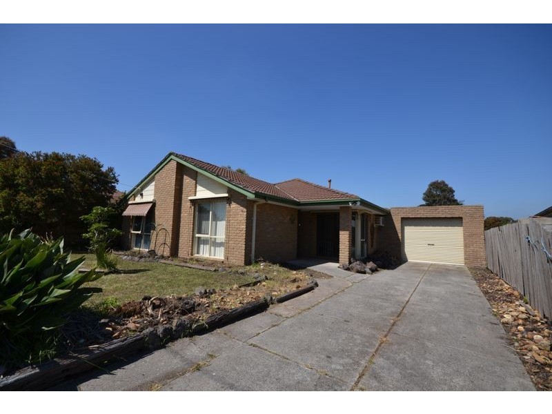 16 Arleon Crescent, Cranbourne VIC 3977