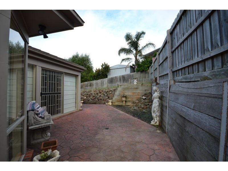 1 Coachwood Crescent, Narre Warren VIC 3805