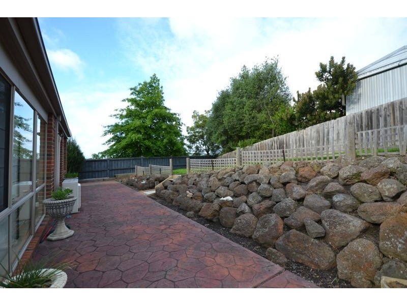 1 Coachwood Crescent, Narre Warren VIC 3805