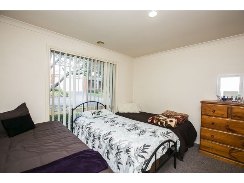 12/133 Bemersyde Drive, Berwick VIC 3806