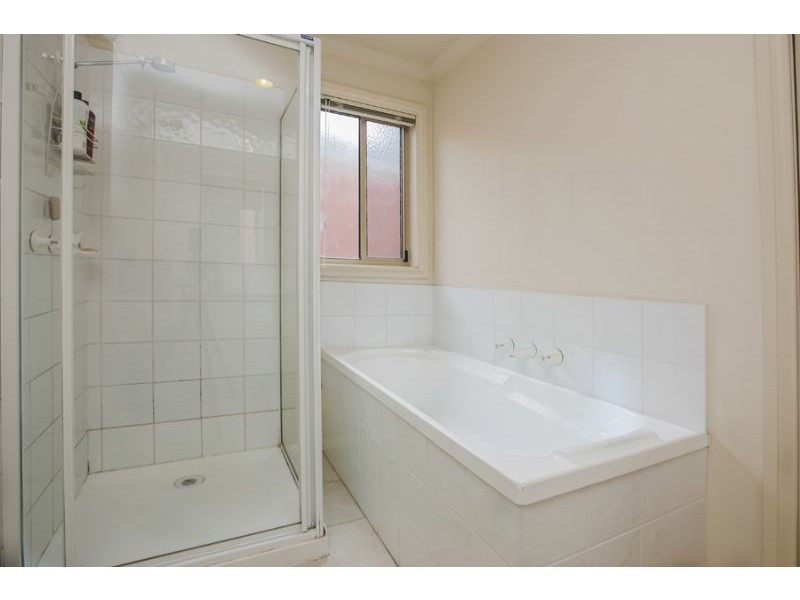 12/133 Bemersyde Drive, Berwick VIC 3806