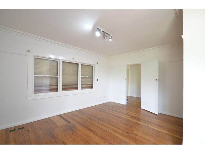 15 Shrives Road, Narre Warren VIC 3805