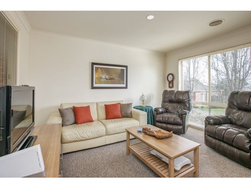 4/133 Bemersyde Drive, Berwick VIC 3806