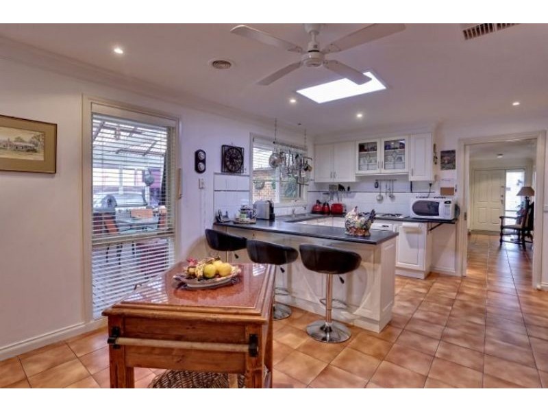 24 Drummer Lane, Narre Warren VIC 3805