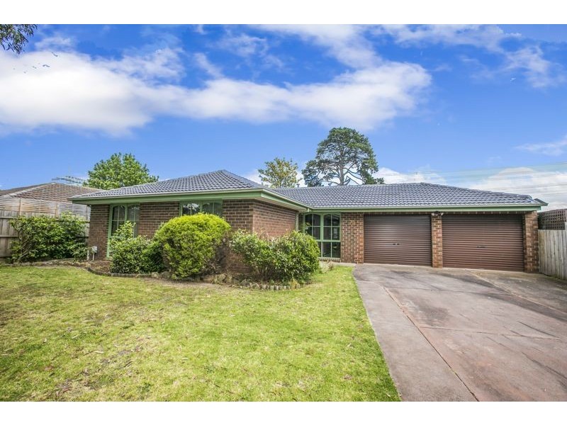 72 Endeavour Drive, Cranbourne North VIC 3977
