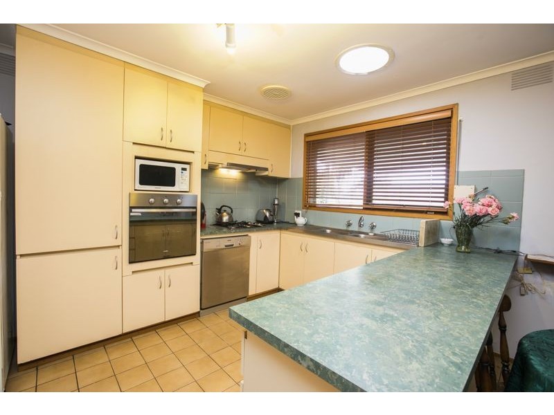 72 Endeavour Drive, Cranbourne North VIC 3977