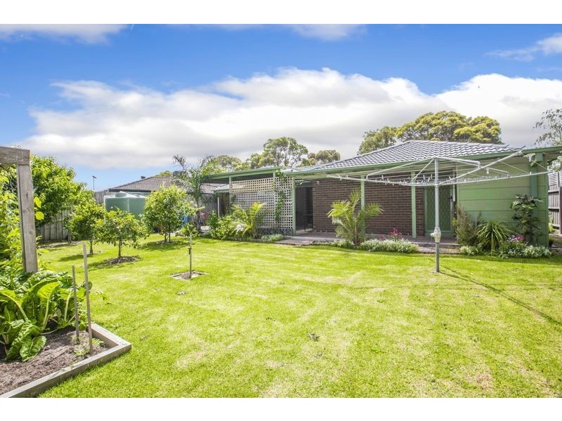 72 Endeavour Drive, Cranbourne North VIC 3977