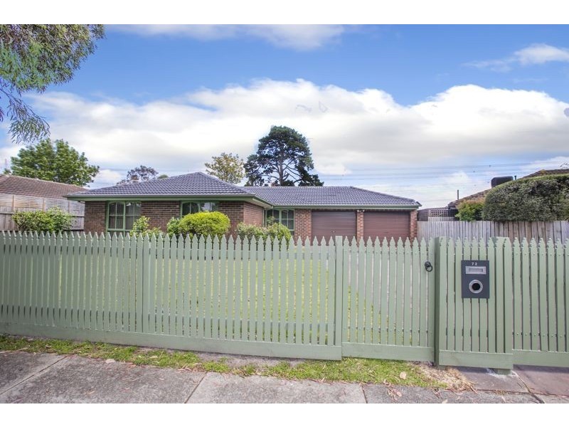 72 Endeavour Drive, Cranbourne North VIC 3977