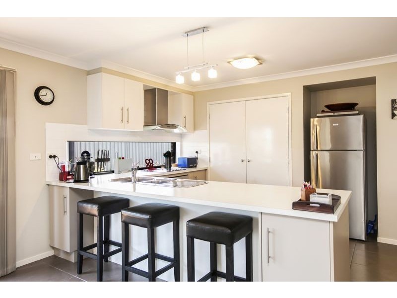 13 Foxhound Grove, Cranbourne East VIC 3977