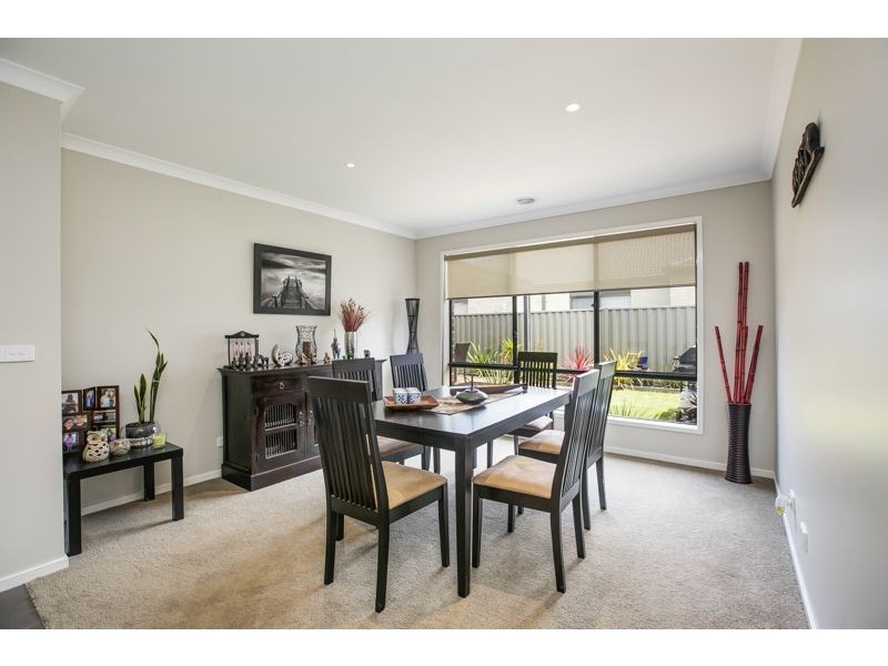 13 Foxhound Grove, Cranbourne East VIC 3977