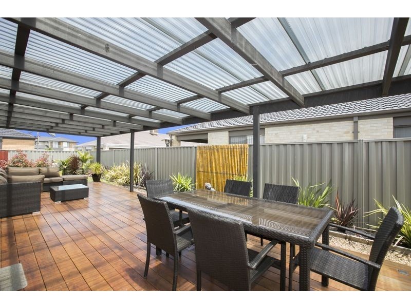 13 Foxhound Grove, Cranbourne East VIC 3977