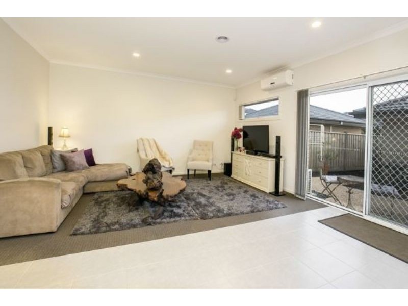 10 Penley Lane, Sandhurst VIC 3977