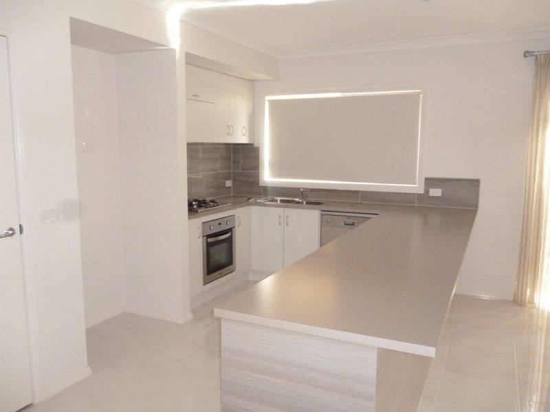 12 Ercildoune Court, Cranbourne West VIC 3977