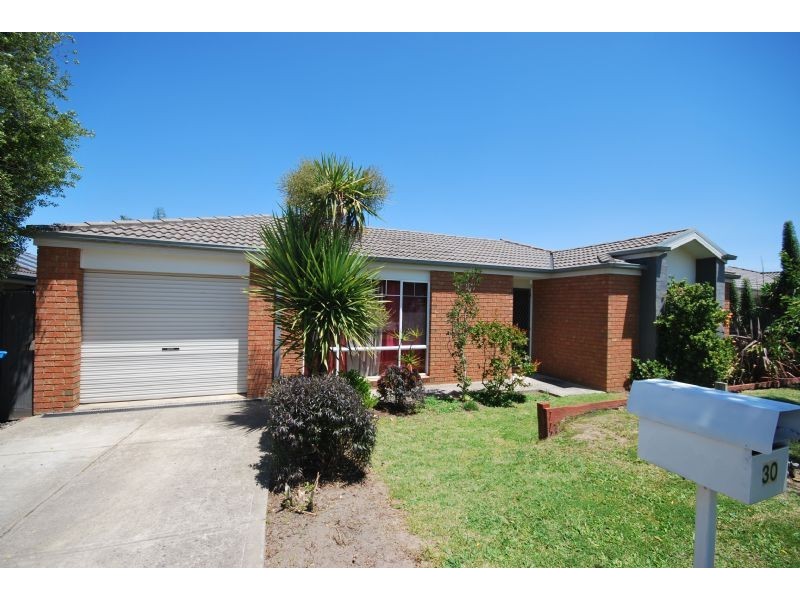 30 Hartsmere Drive, Berwick VIC 3806