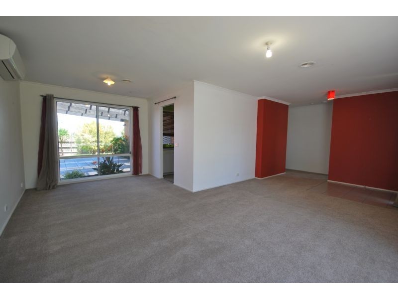 30 Hartsmere Drive, Berwick VIC 3806