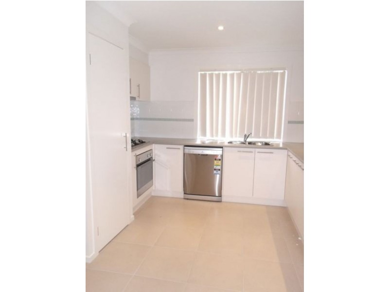 24 Islington Avenue, Cranbourne North VIC 3977