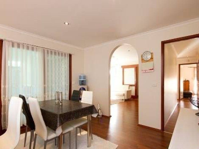 8 Sapphire Drive, Hampton Park VIC 3976