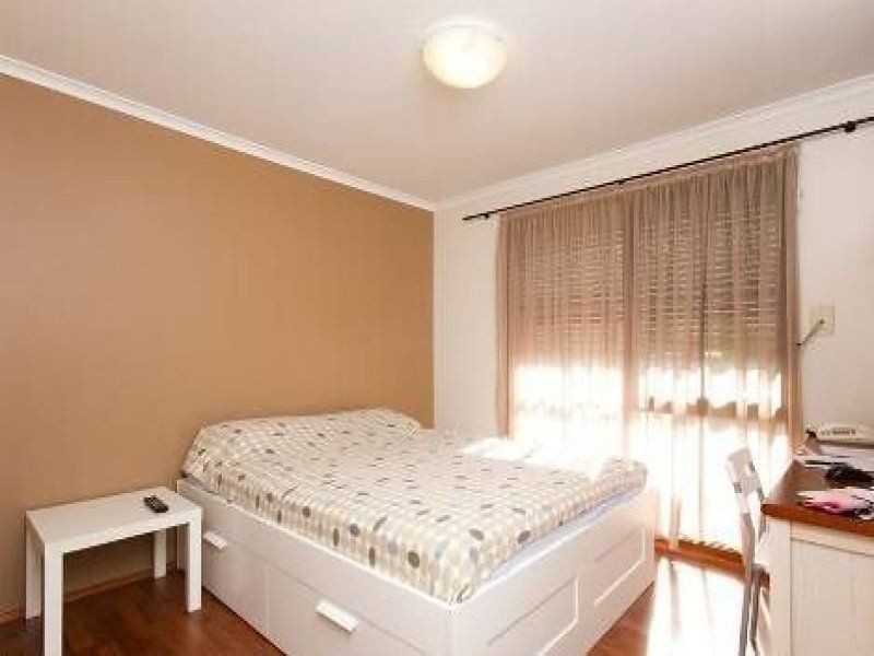 8 Sapphire Drive, Hampton Park VIC 3976