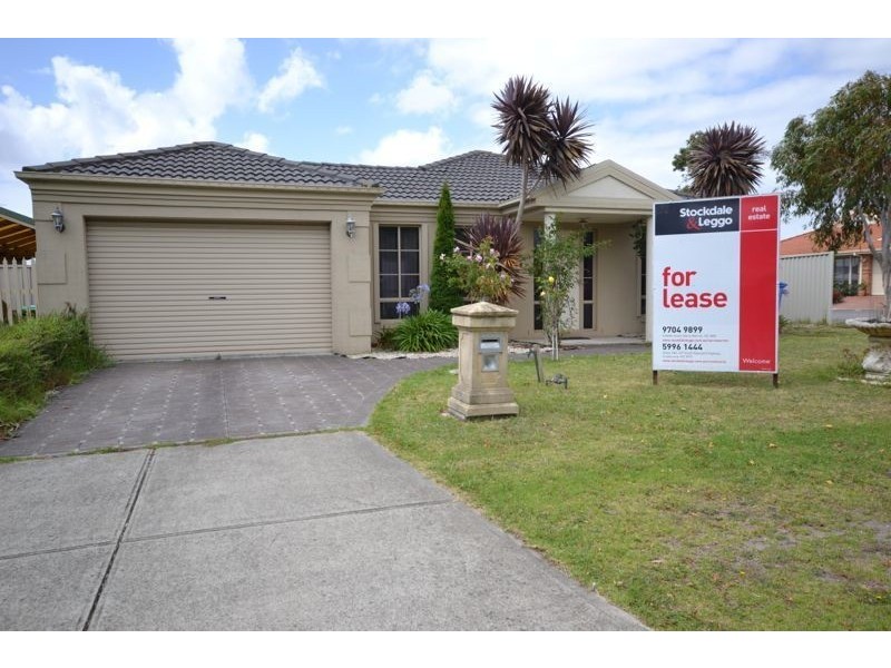 16 Cromwell Lane, Cranbourne East VIC 3977