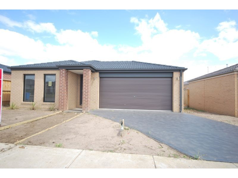 20 Valencia Circuit, Cranbourne VIC 3977