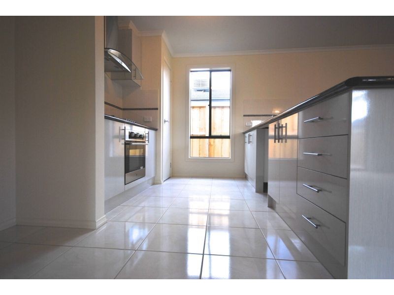 20 Valencia Circuit, Cranbourne VIC 3977
