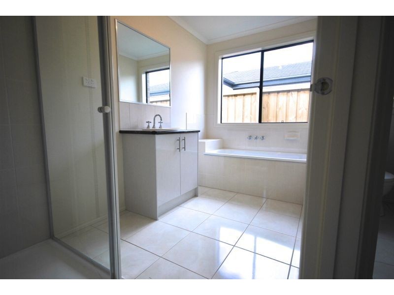 20 Valencia Circuit, Cranbourne VIC 3977