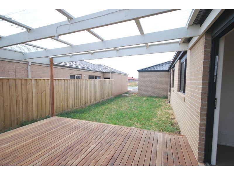 20 Valencia Circuit, Cranbourne VIC 3977