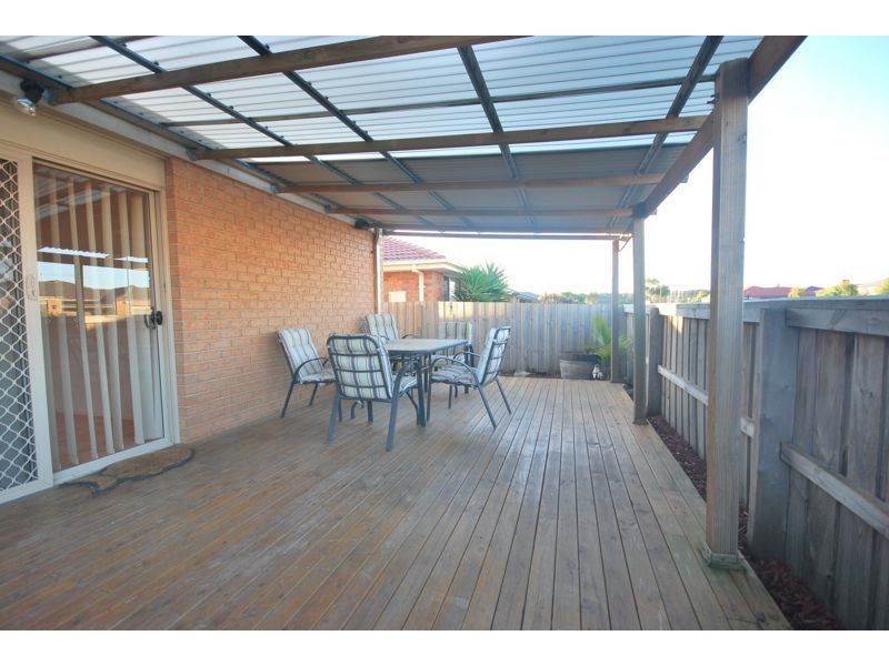54 Cornwell Crescent, Cranbourne East VIC 3977