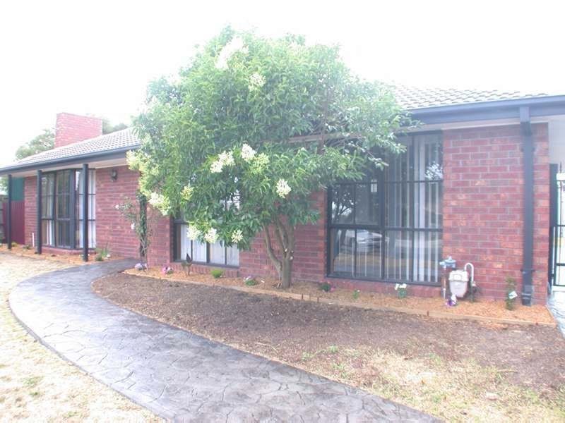 6 Caitlyn Court, Cranbourne North VIC 3977