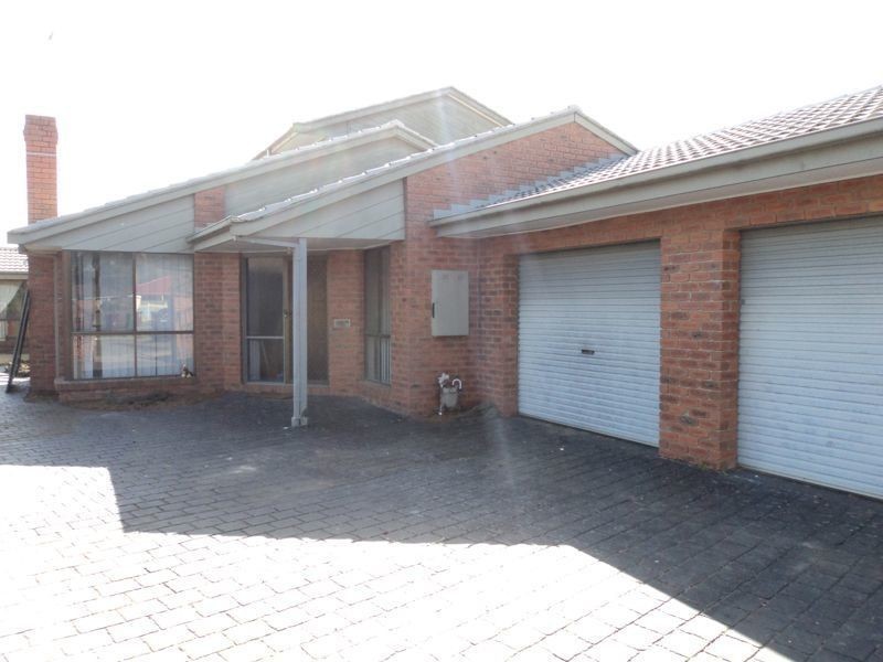 5 Yew Court, Cranbourne North VIC 3977