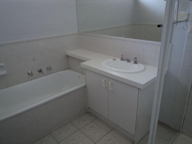 34 Lesley Drive, Hampton Park VIC 3976