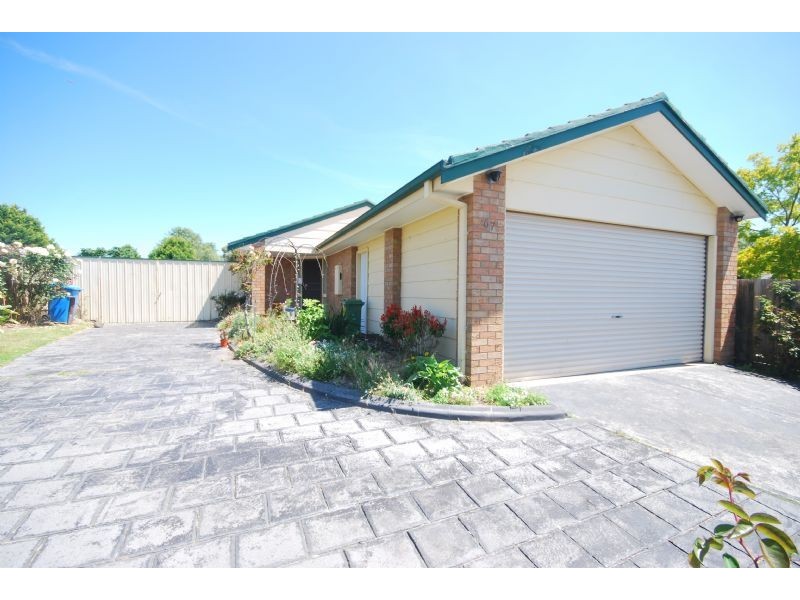 67 Hoysted Avenue, Cranbourne North VIC 3977