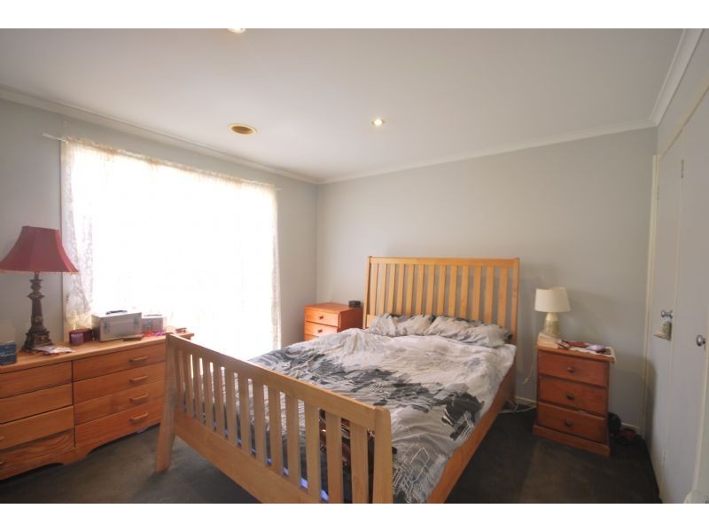67 Hoysted Avenue, Cranbourne North VIC 3977