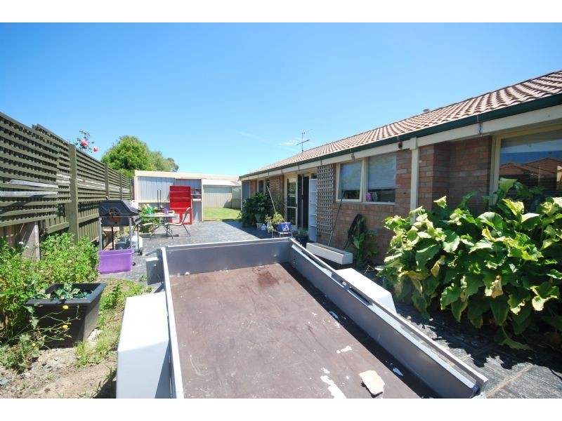67 Hoysted Avenue, Cranbourne North VIC 3977