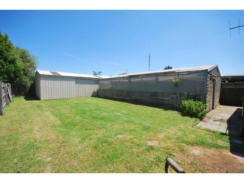 67 Hoysted Avenue, Cranbourne North VIC 3977