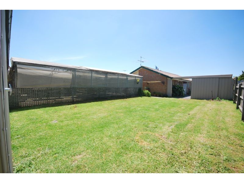 67 Hoysted Avenue, Cranbourne North VIC 3977