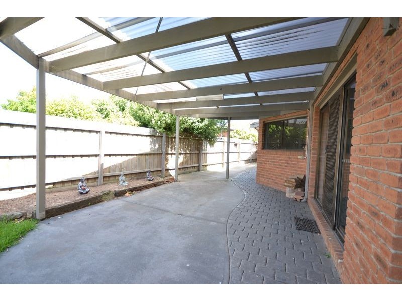 5 Yew Court, Cranbourne North VIC 3977