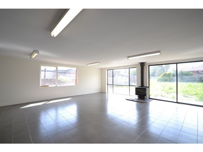 15 Shrives Road, Narre Warren VIC 3805