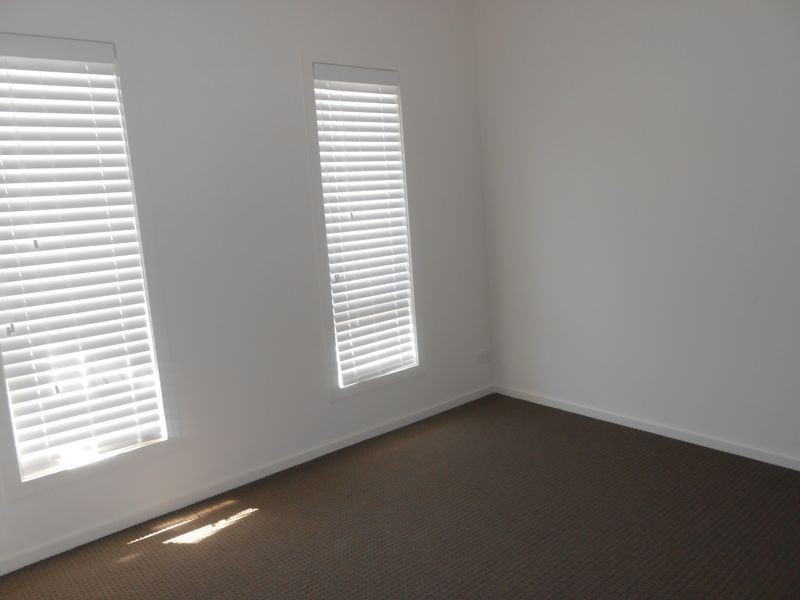 10 Penley Lane, Sandhurst VIC 3977