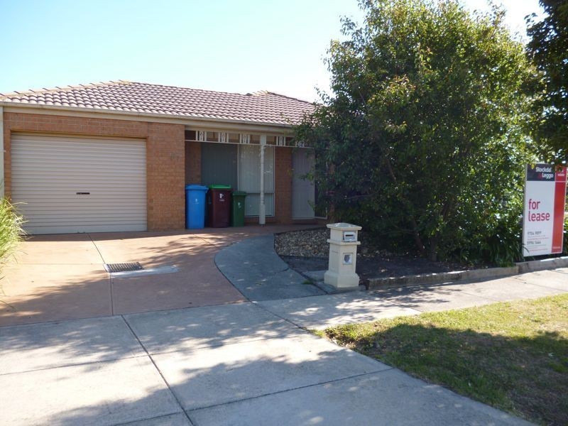 54 Cornwell Crescent, Cranbourne East VIC 3977