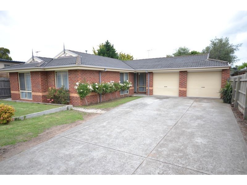 2 Andre Court, Cranbourne West VIC 3977