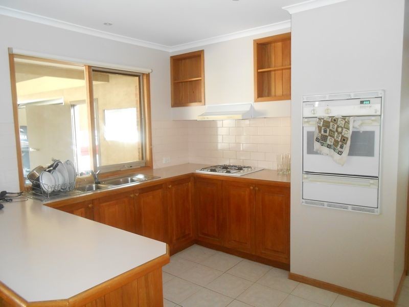 9 Cooney Close, Berwick VIC 3806