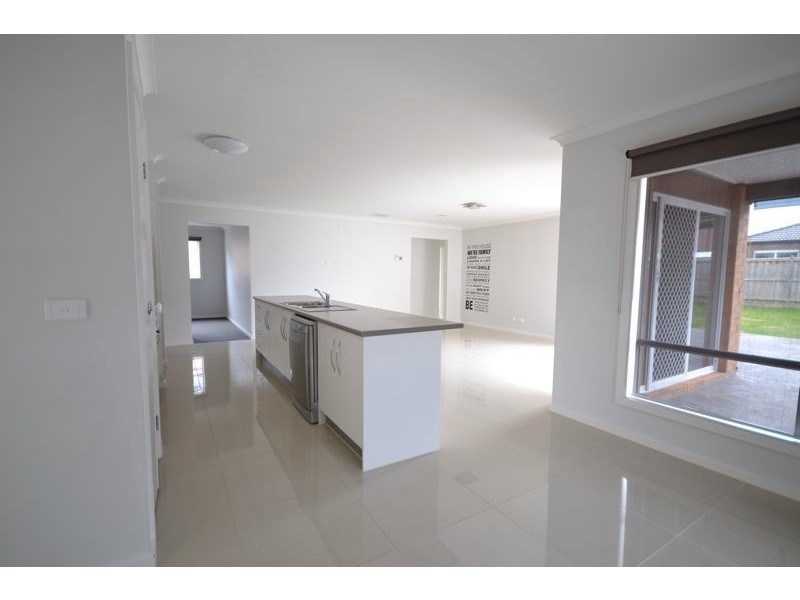 29 Dan Morgan Drive, Cranbourne VIC 3977