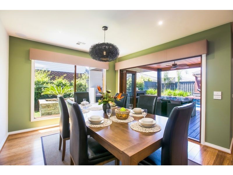 14 Pasadena Boulevard, Cranbourne East VIC 3977